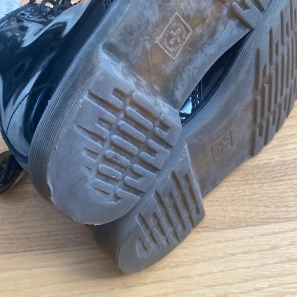 Dr Marten sz kids 3 patent leather boot lace up great pre owned condition - Picture 6 of 9